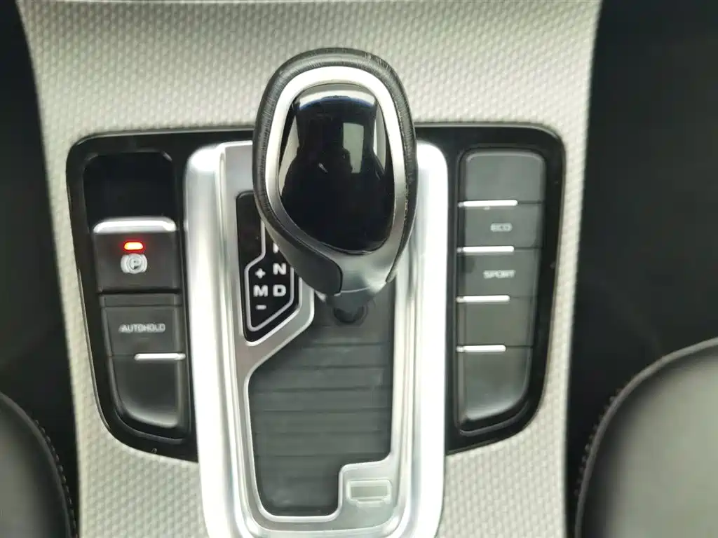 Geely Emgrand GS 2016 — фото 13
