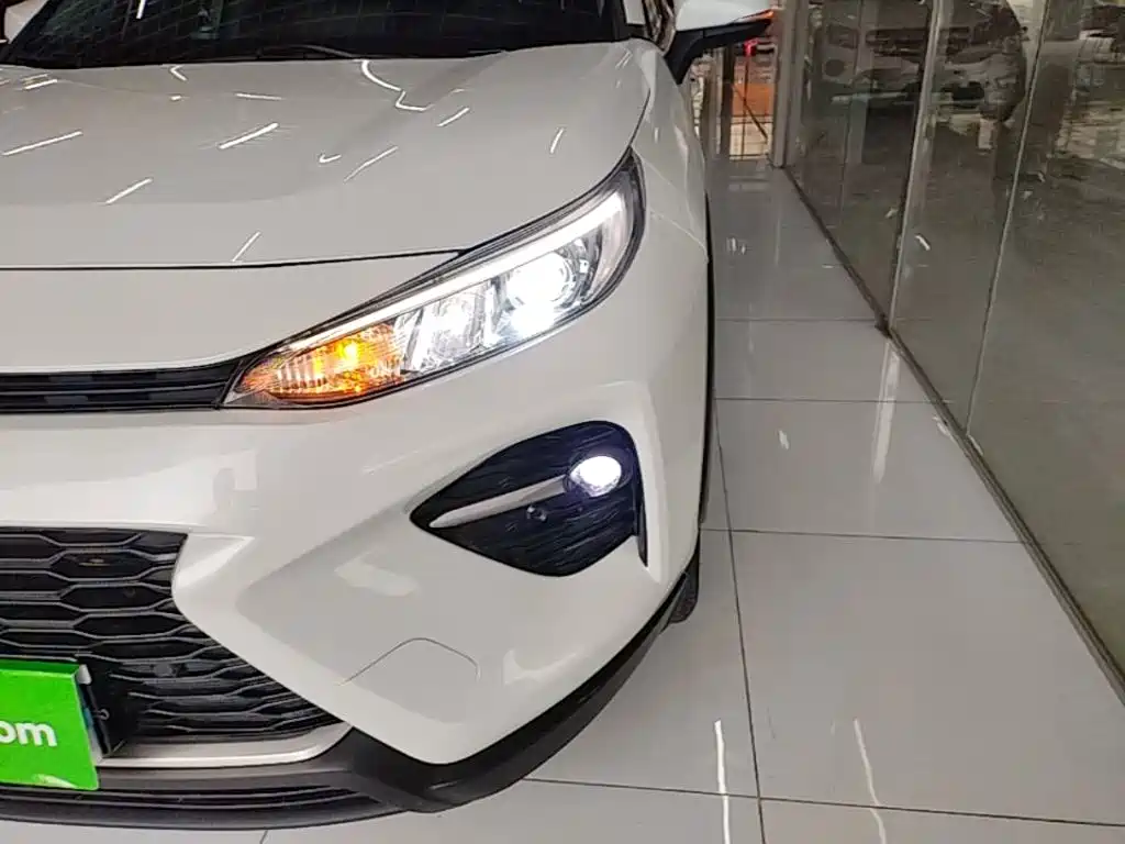 Toyota Wildlander 2023 — фото 18