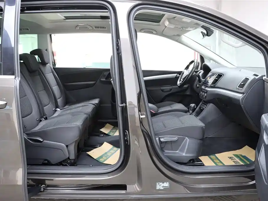 Volkswagen Sharan 2018 — фото 19