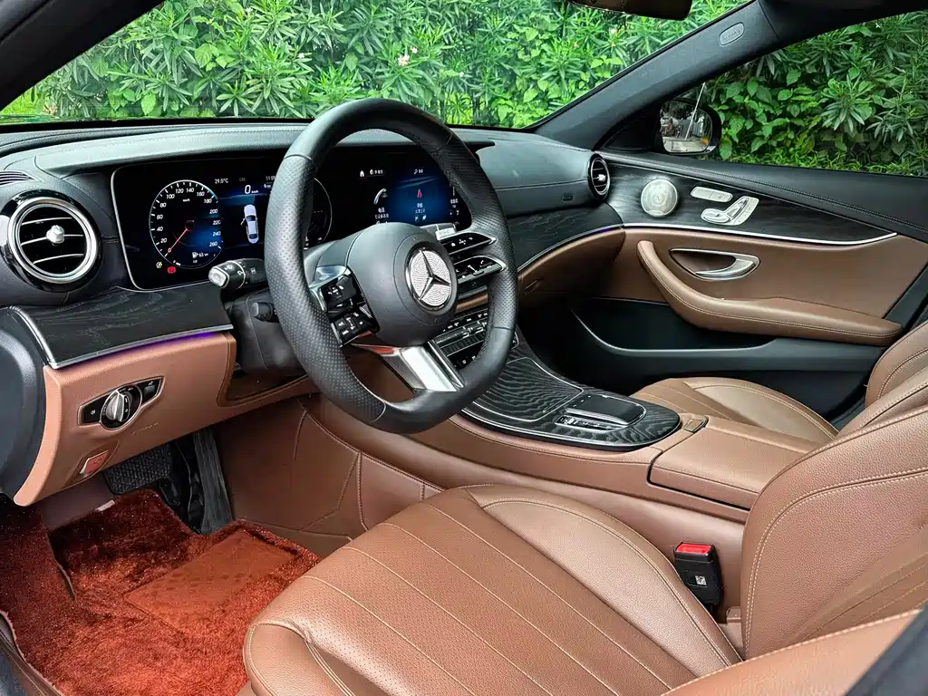 Mercedes-Benz E-Class 2023 — фото 12