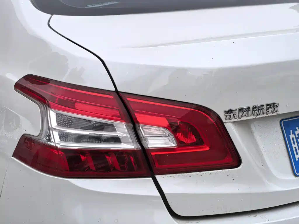 Peugeot 408 2016 — фото 8