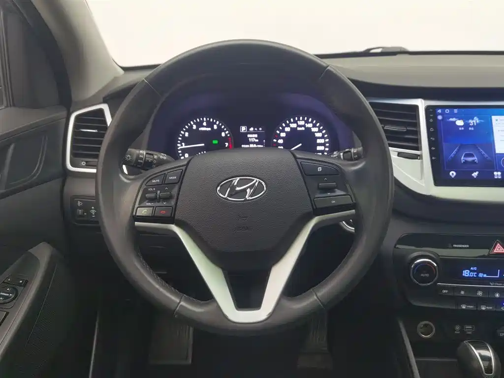 Hyundai Tucson 2018 — фото 11