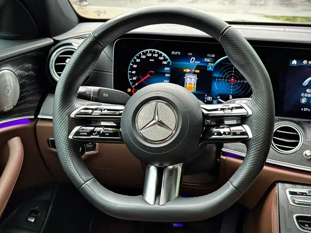 Mercedes-Benz E-Class 2023 — фото 13