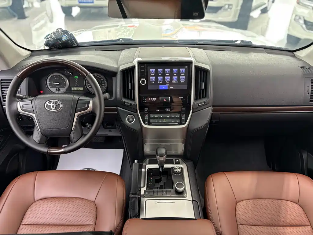 Toyota Land Cruiser 2018 — фото 11