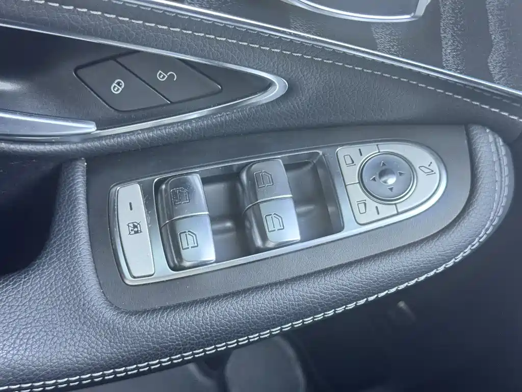 Mercedes-Benz C-Class 2017 — фото 31