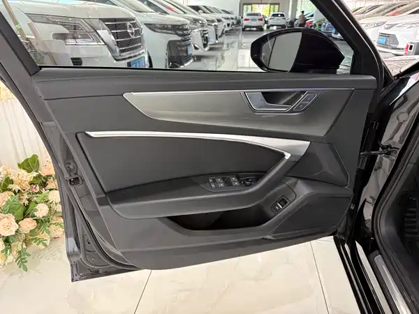 Audi A6L 2023