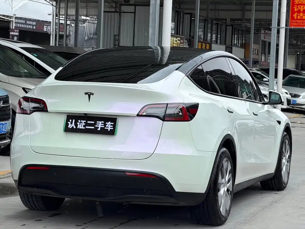 Tesla Model Y 2022 — фото 9