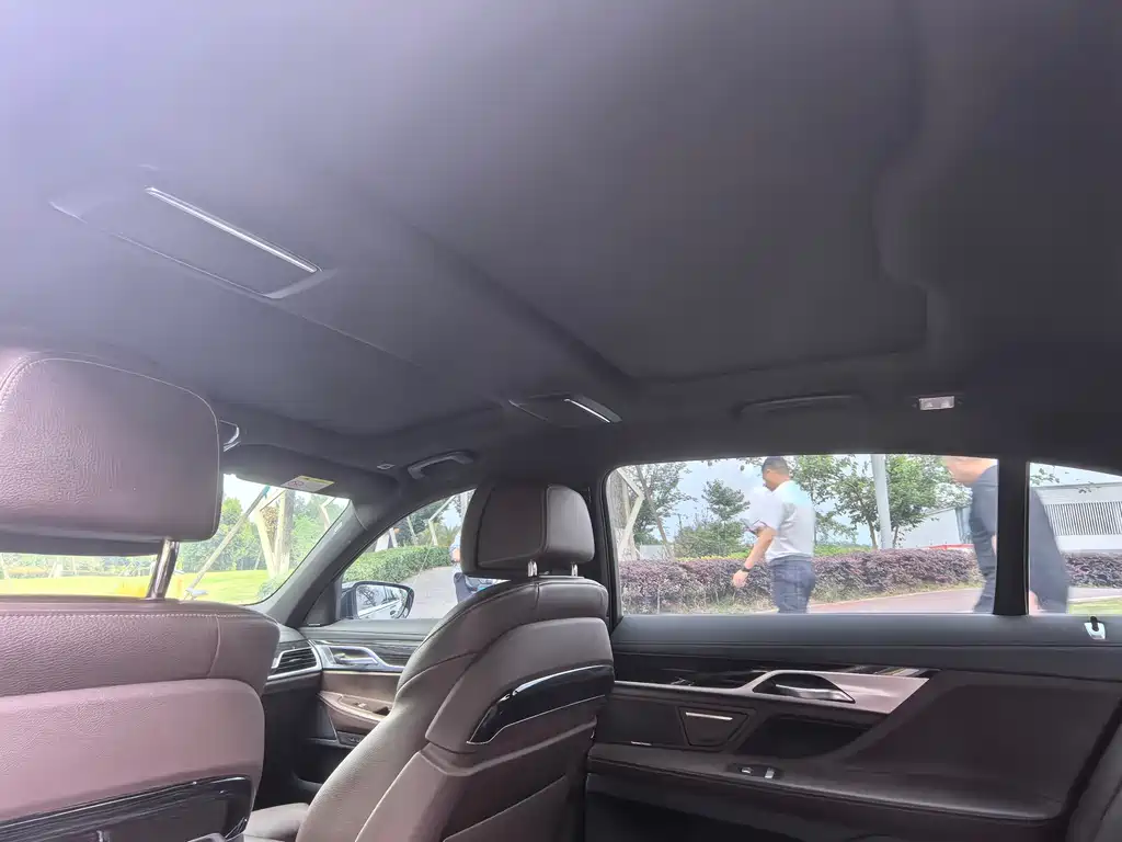 BMW 7 Series 2019 — фото 13