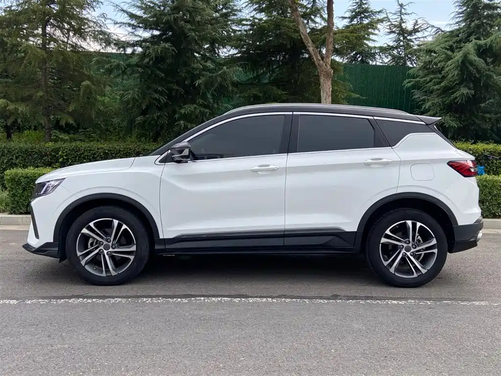 Geely Binyue 2022 — фото 17