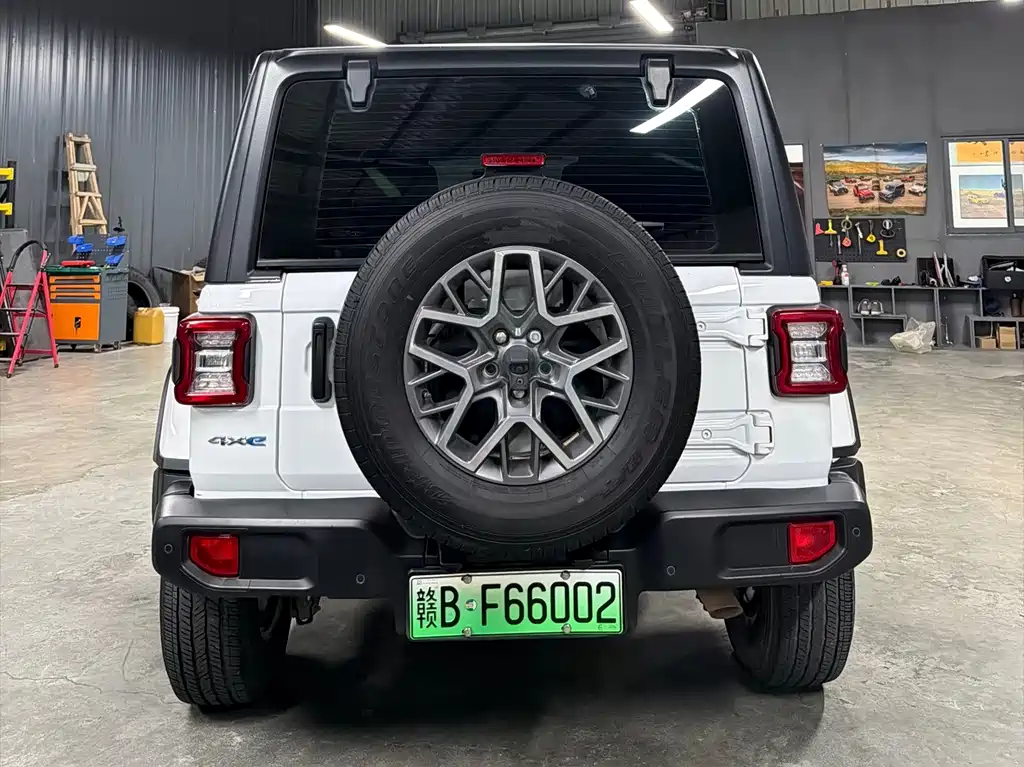 Jeep Wrangler New Energy 2021 — фото 4