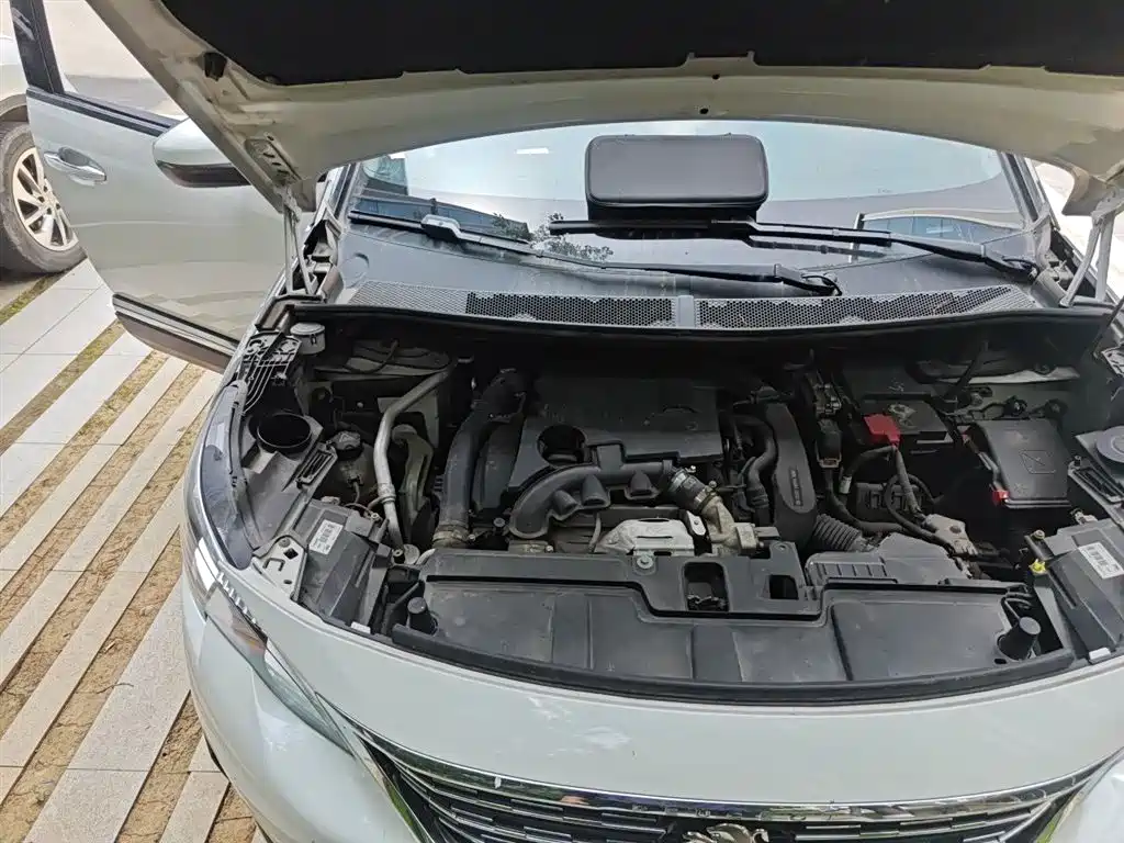 Peugeot 5008 2019 — фото 21