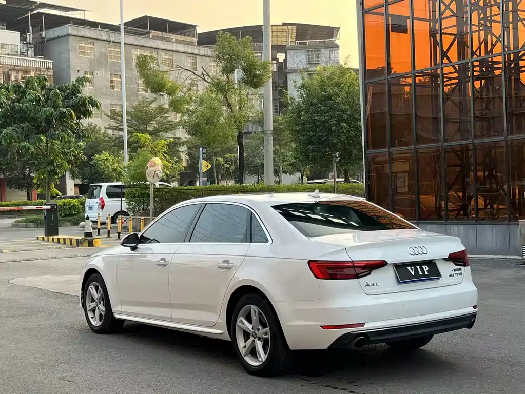 Audi A4L 2017
