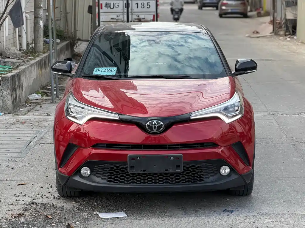 Toyota C-HR 2020 — фото 2