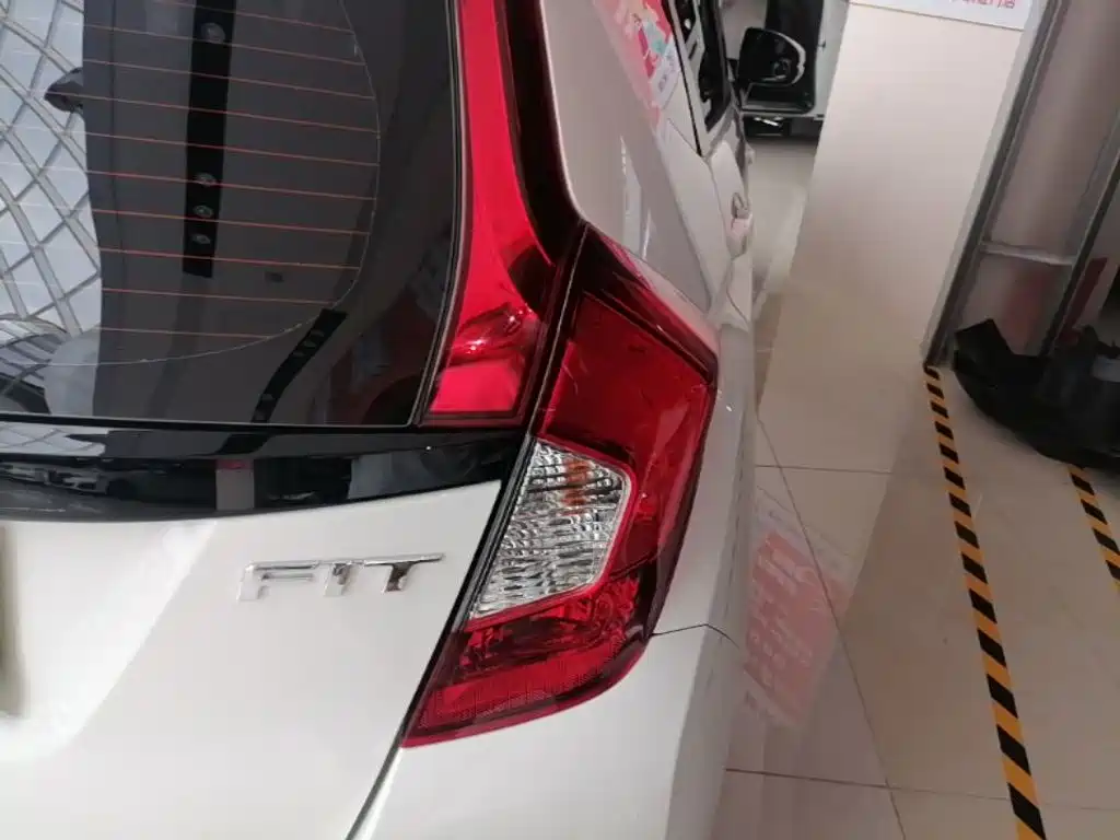 Honda Fit 2019 — фото 8