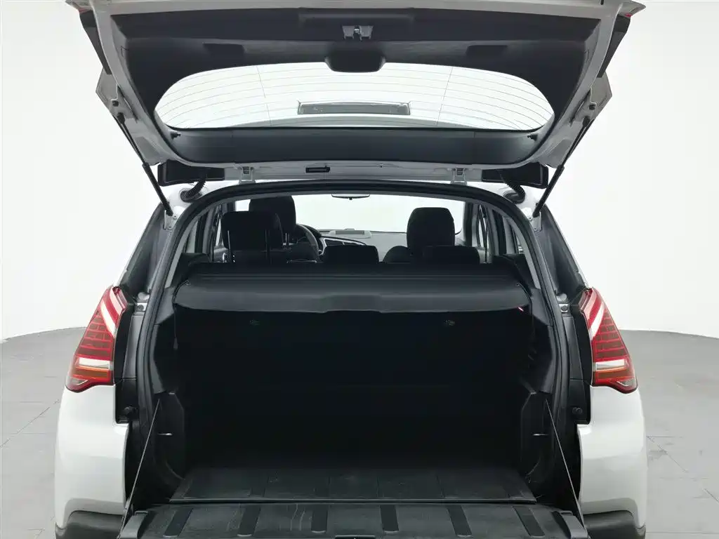Peugeot 3008 2016 — фото 16