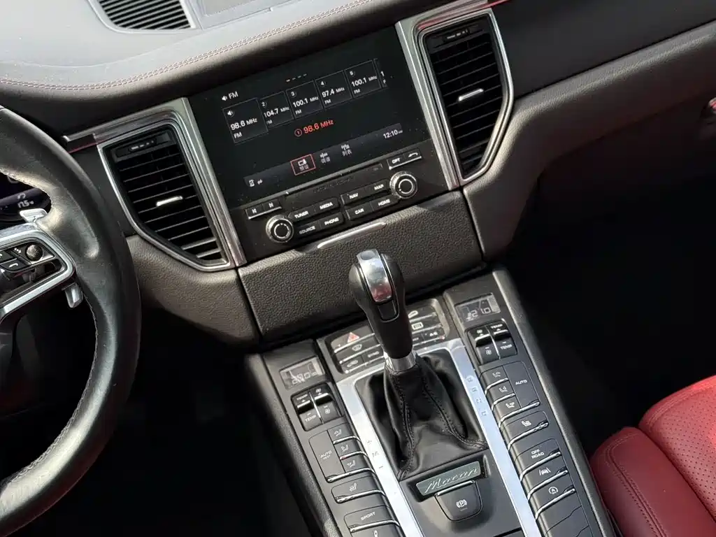 Porsche Macan 2016 — фото 9