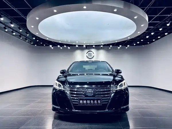Toyota Crown 2017