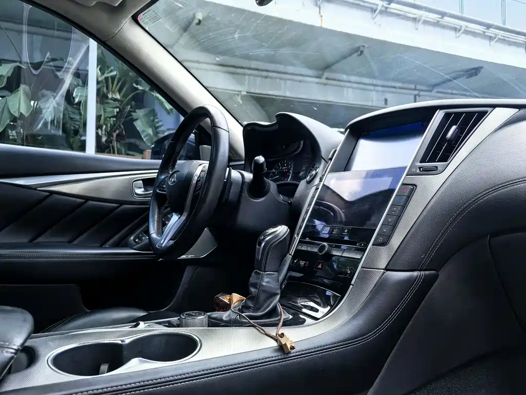 Infiniti Q50L 2019 — фото 35