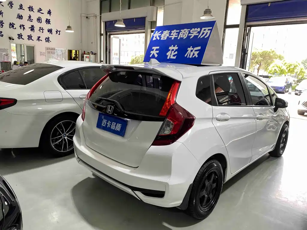 Honda Fit 2018 — фото 12