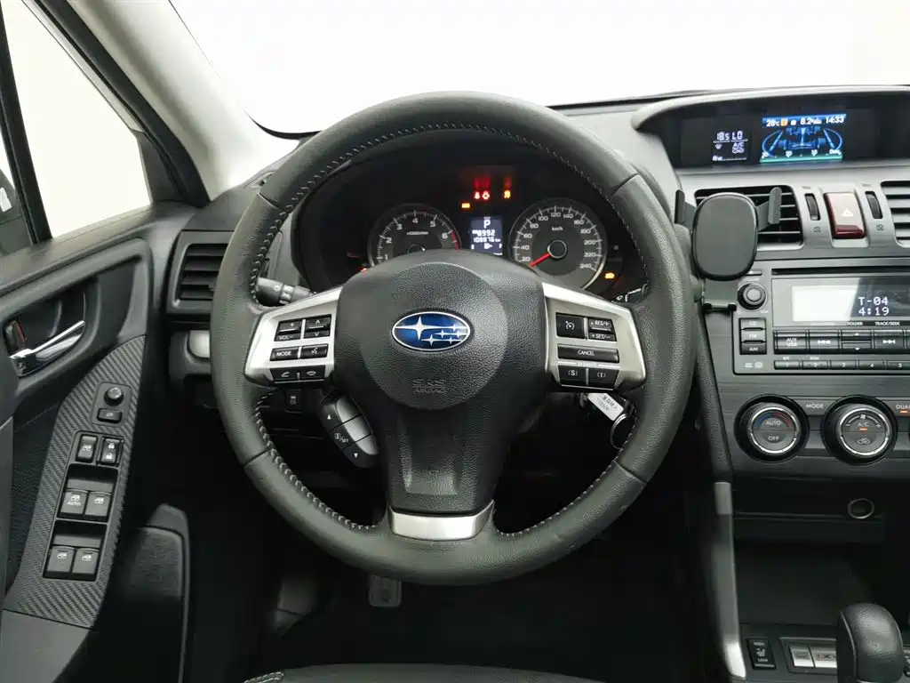 Subaru Forester 2014 — фото 11