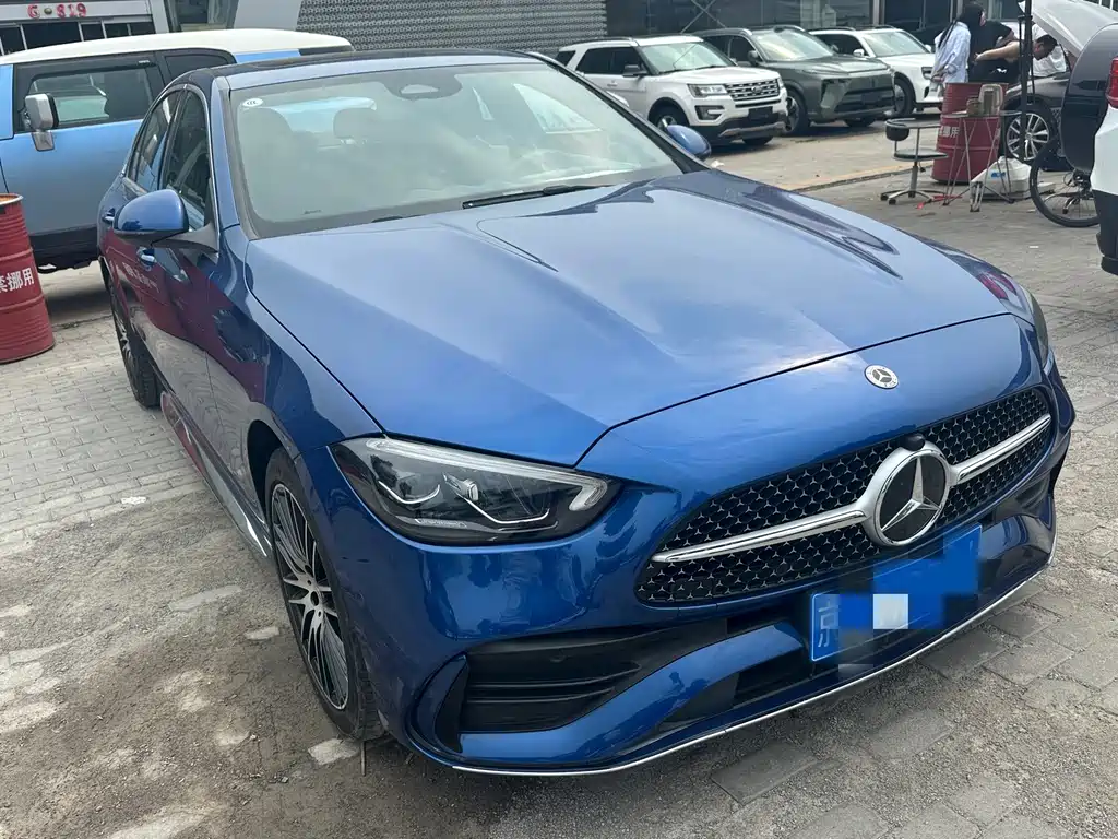 Mercedes-Benz C-Class 2023 — фото 3