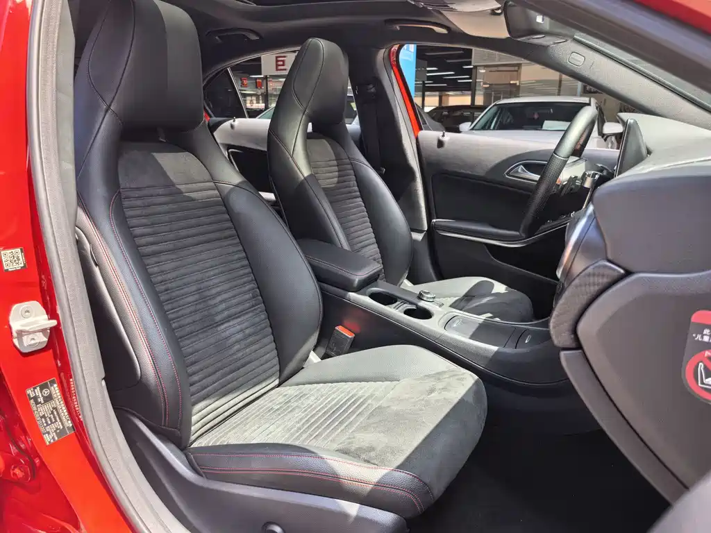 Mercedes-Benz A-Class 2015 — фото 26
