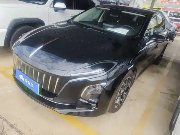 Hongqi E-QM5 2024