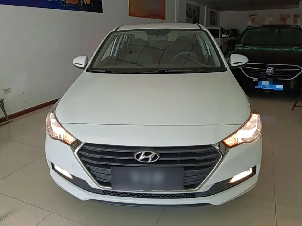 Hyundai Verna 2017 — фото 3