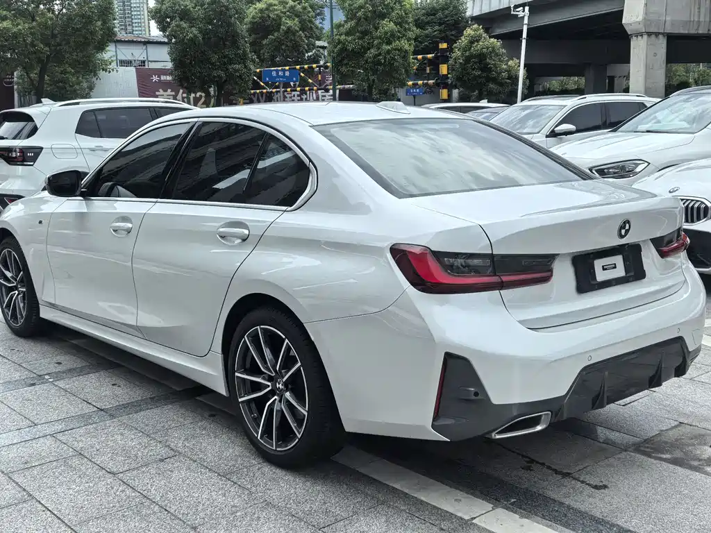 BMW 3 Series 2023 — фото 10