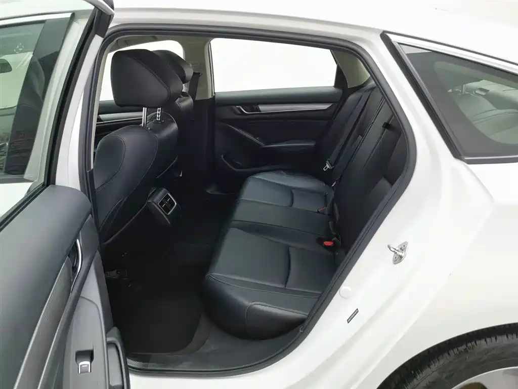 Honda Accord 2019 — фото 15