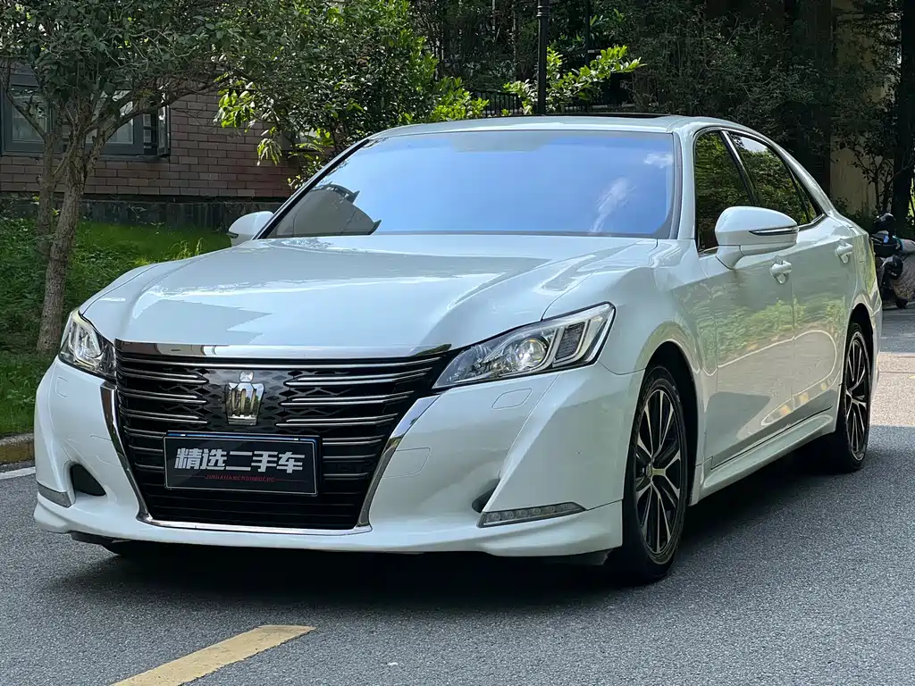 Toyota Crown 2019