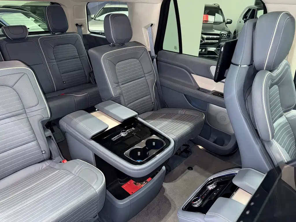 Lincoln Navigator 2019 — фото 13