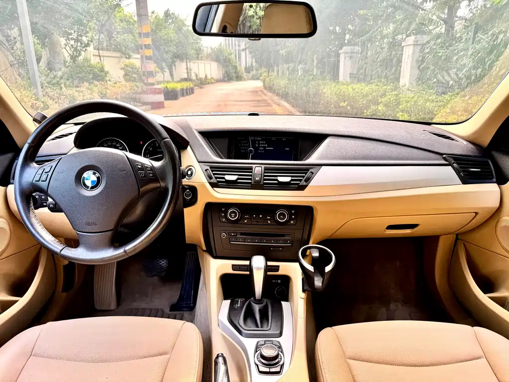 BMW X1 2012 — фото 14