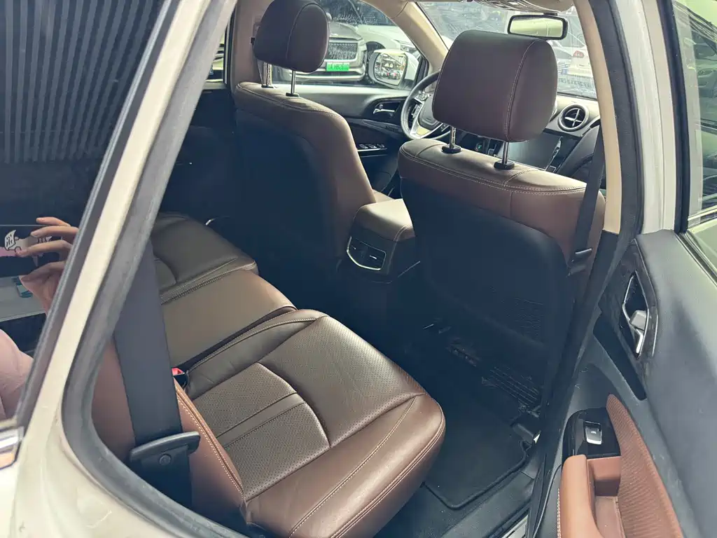 BYD Tang New Energy 2016 — фото 16