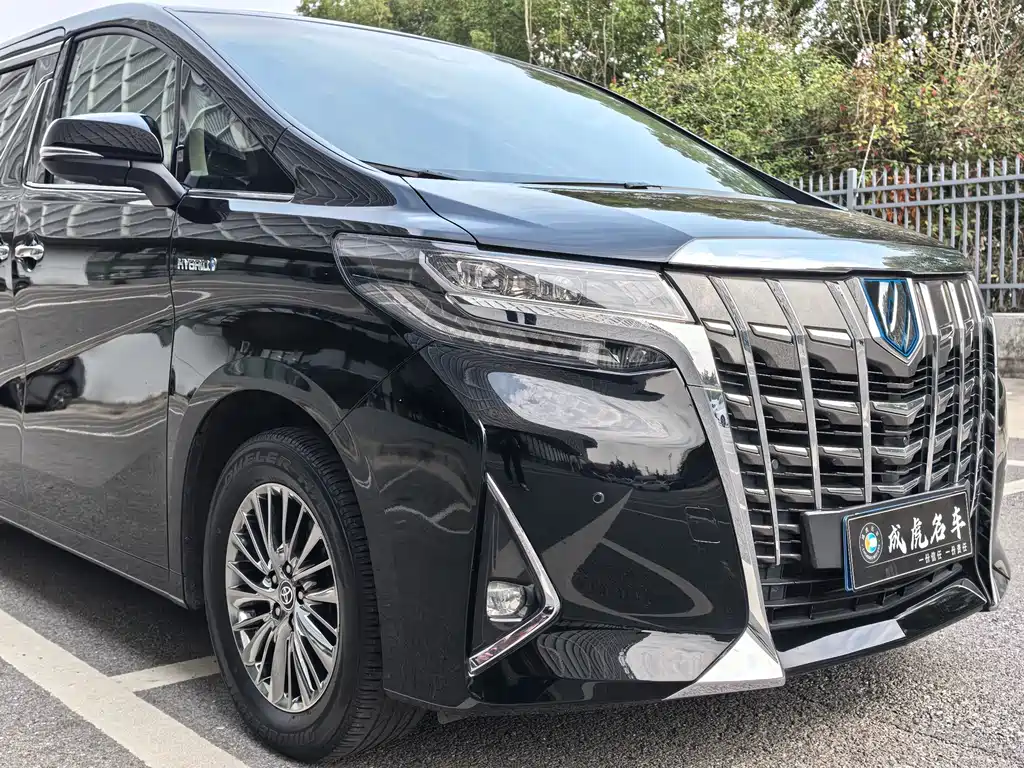 Toyota Alphard 2023 — фото 8