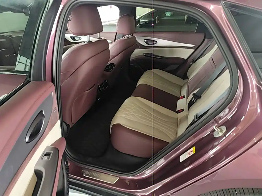 BYD Seal 07 DM-i 2024 — фото 17
