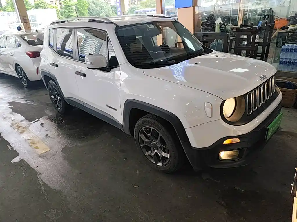 Jeep Renegade 2017 — фото 4