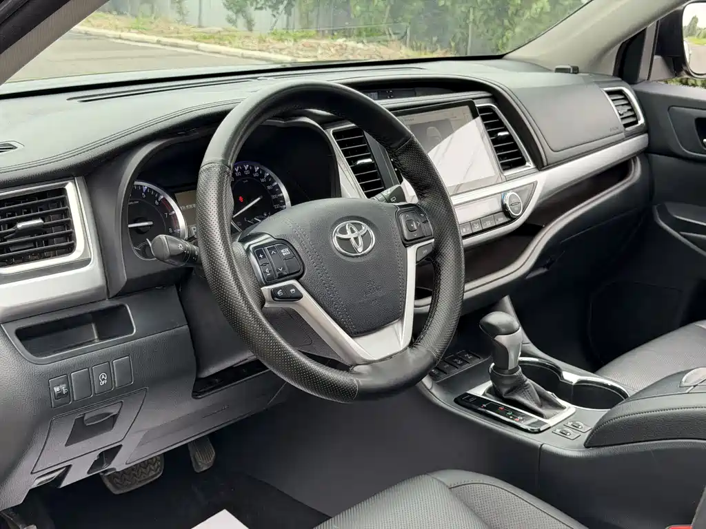 Toyota Highlander 2016 — фото 3