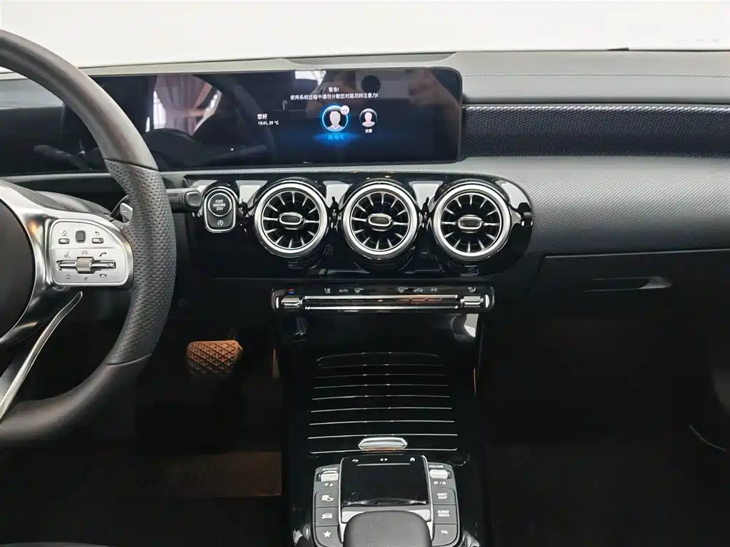 Mercedes-Benz A-Class 2021 — фото 12