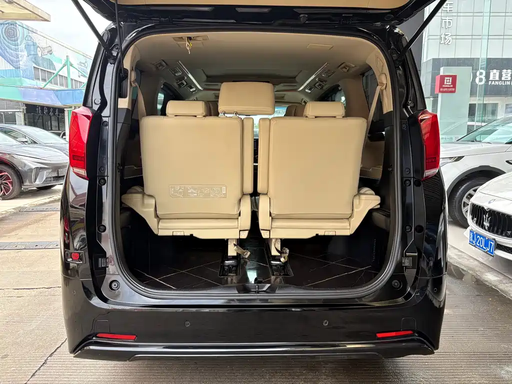 Toyota Alphard 2018 — фото 7