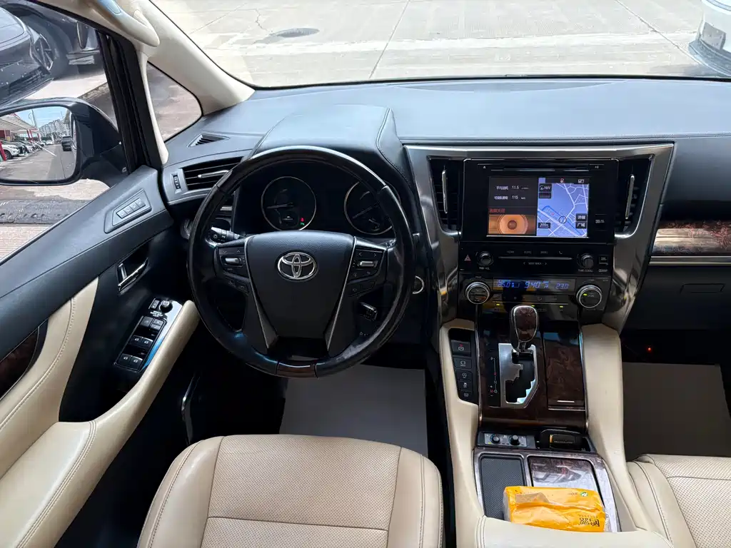Toyota Alphard 2018 — фото 14