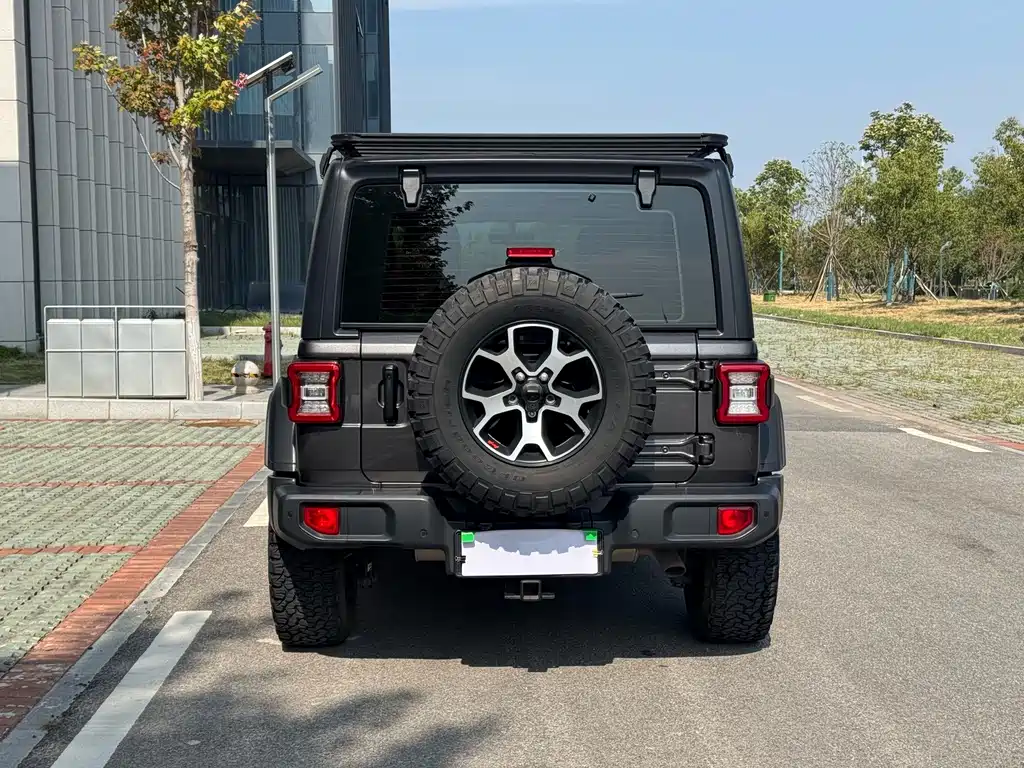 Jeep Wrangler 2021 — фото 29