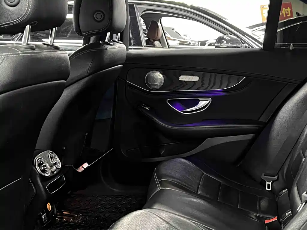 Mercedes-Benz C-Class 2019 — фото 11