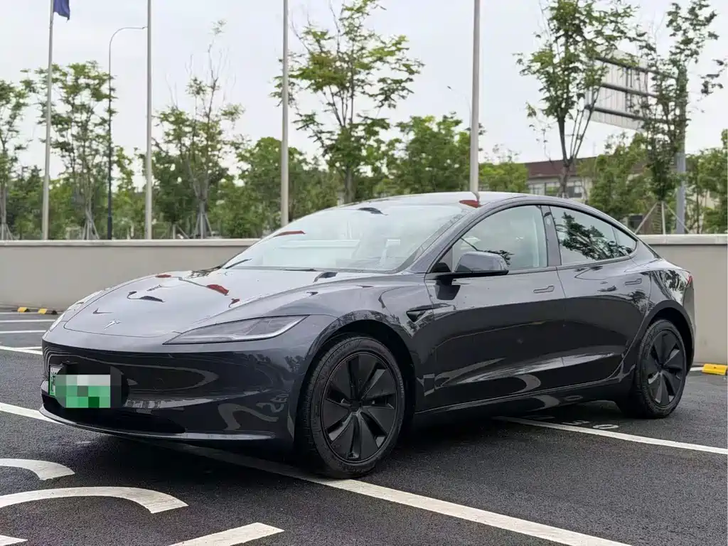 Tesla Model 3 2025