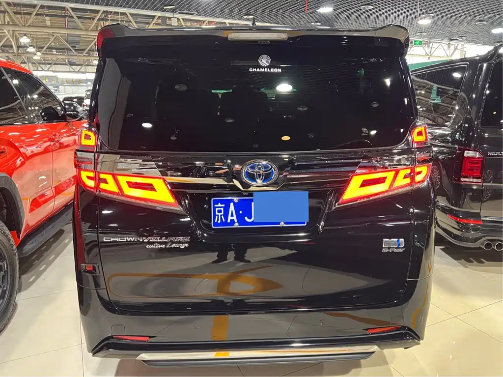 Toyota Vellfire 2022 — фото 14