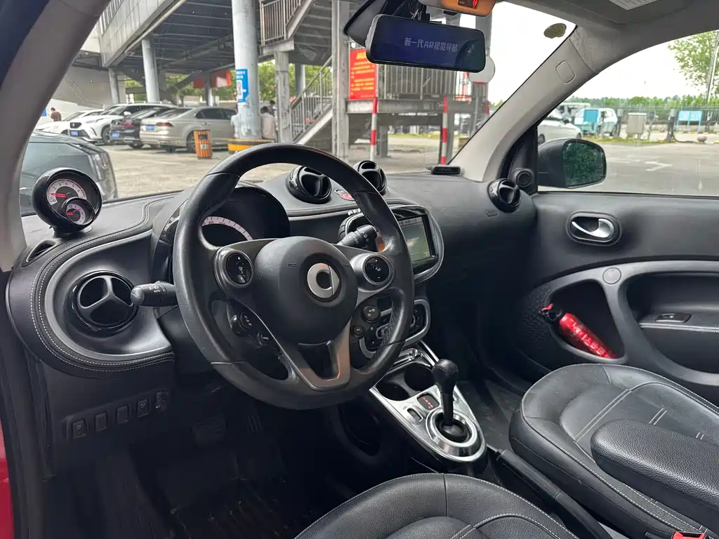 smart Fortwo 2017 — фото 11