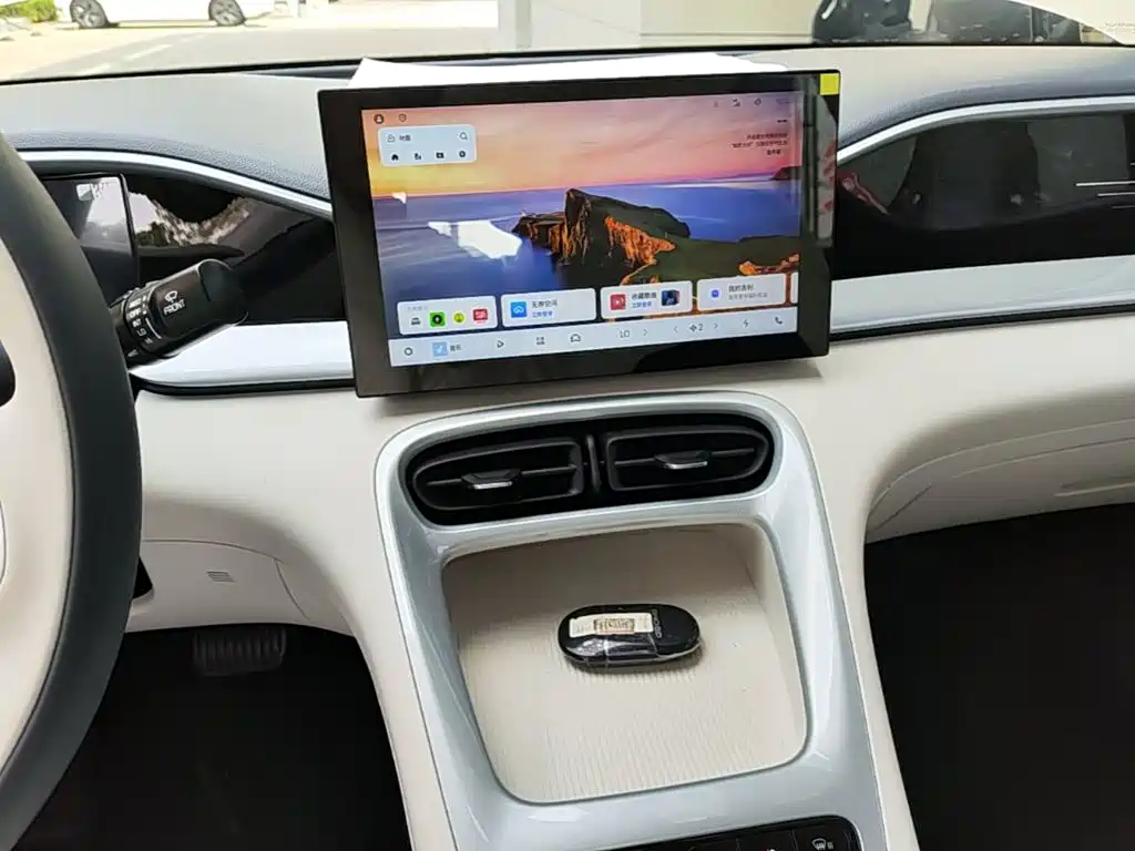 Geely Galaxy Starwish 2026 — фото 13