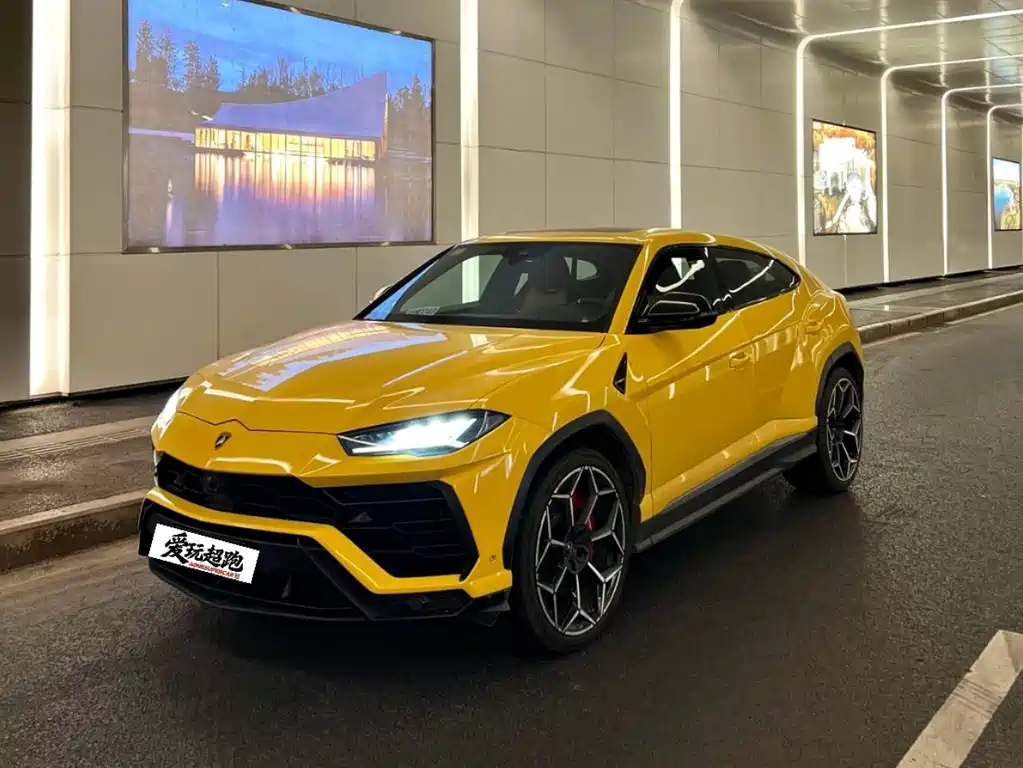 Lamborghini Urus 2019 — фото 1