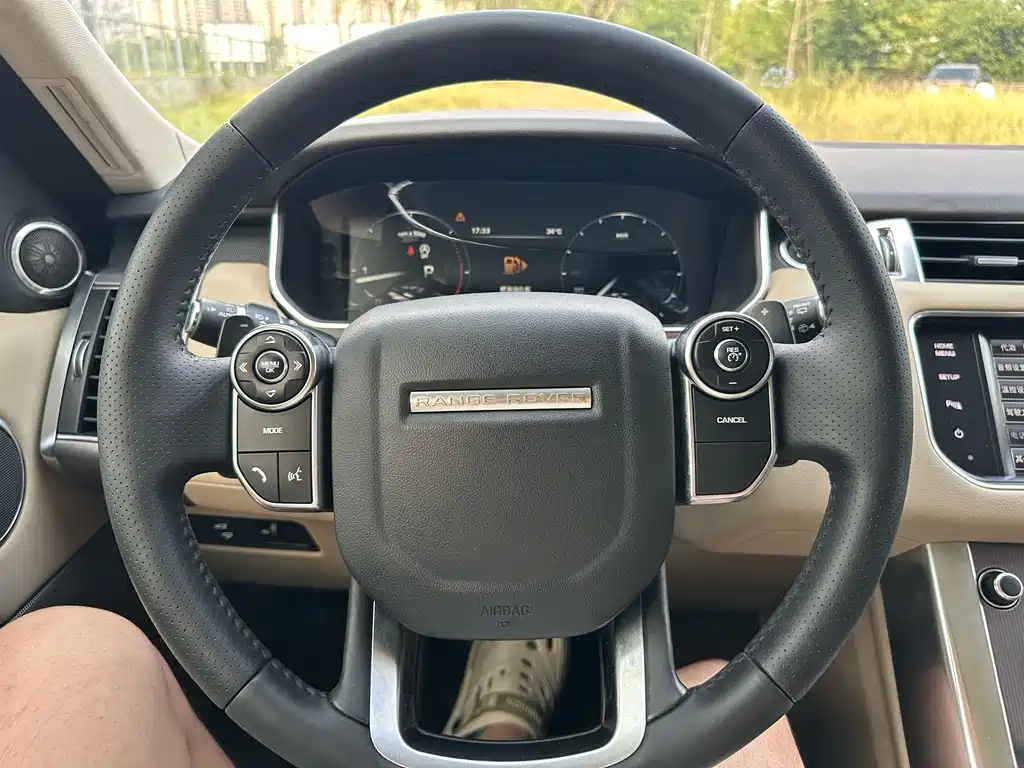 Land Rover Range Rover Sport 2016 — фото 27