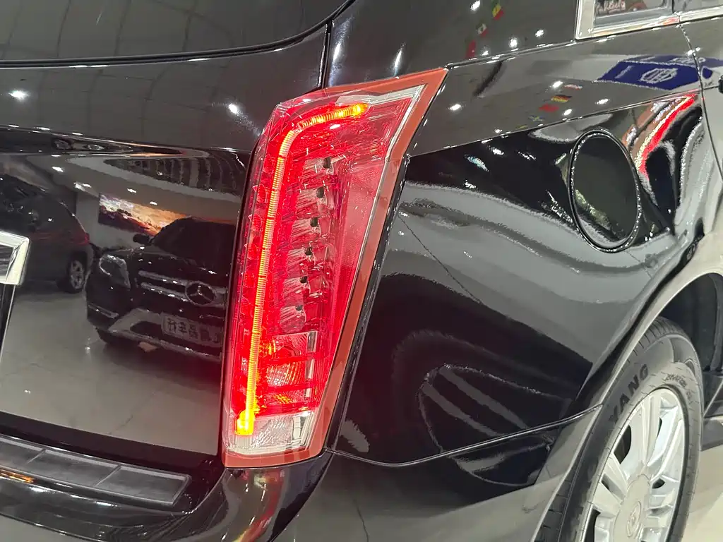 Cadillac SRX 2014 — фото 20